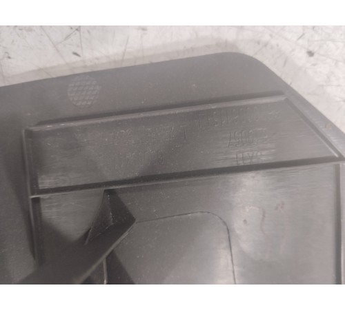 Обшивка передней стойки левая