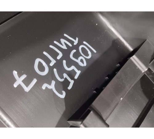 Обшивка задней панели багажника