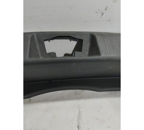 Обшивка задней панели багажника