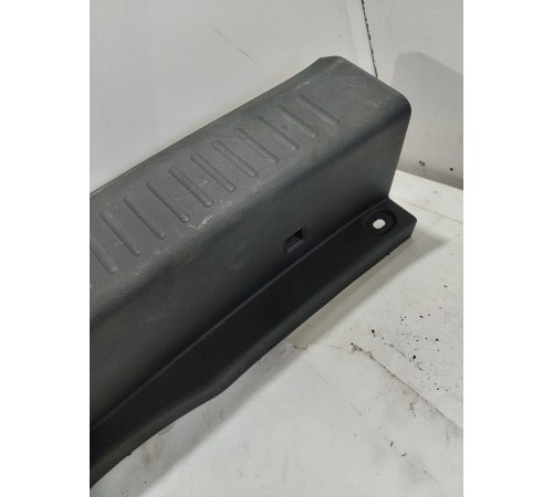 Обшивка задней панели багажника