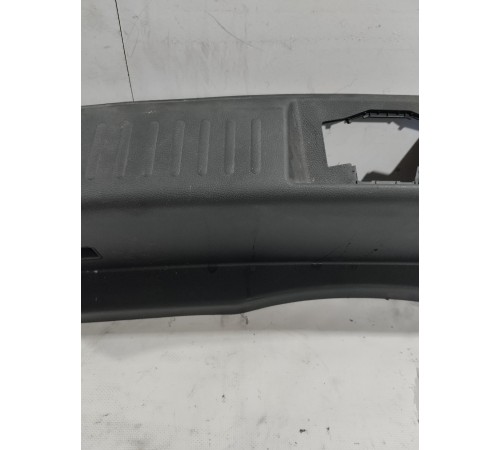 Обшивка задней панели багажника