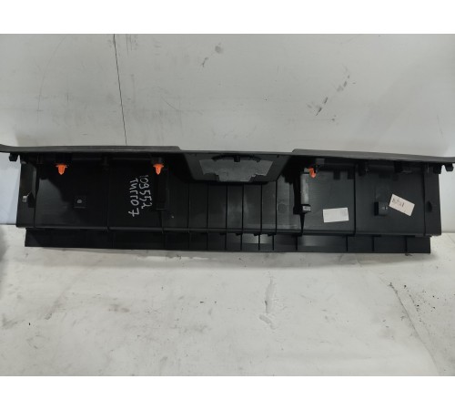 Обшивка задней панели багажника