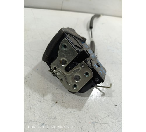 Замок двери передний левый