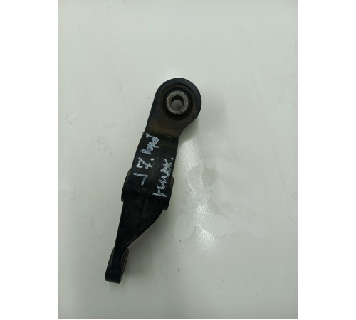 Кронштейн двигателя