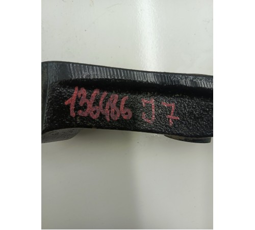 Кронштейн двигателя