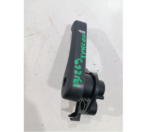 Рычаг открывания капота