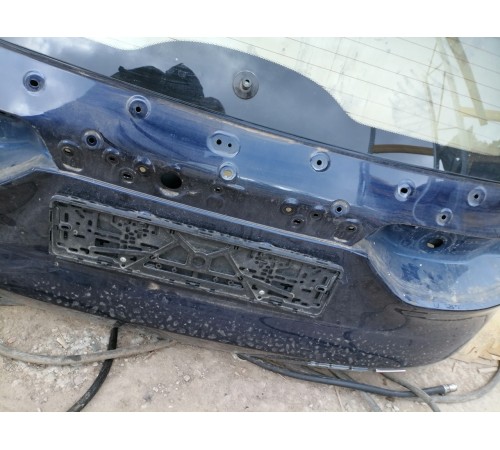 Дверь багажника со стеклом