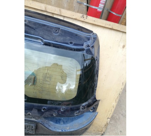 Дверь багажника со стеклом