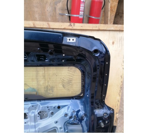 Дверь багажника со стеклом