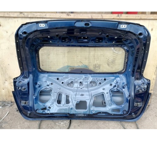 Дверь багажника со стеклом