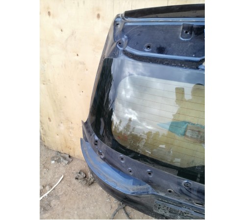 Дверь багажника со стеклом