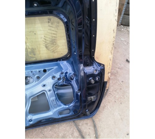 Дверь багажника со стеклом