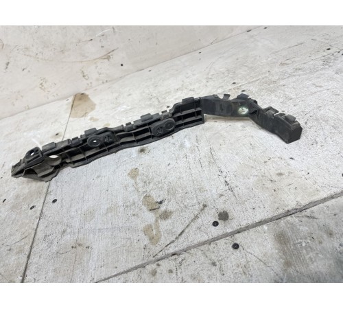 Кронштейн заднего бампера правый