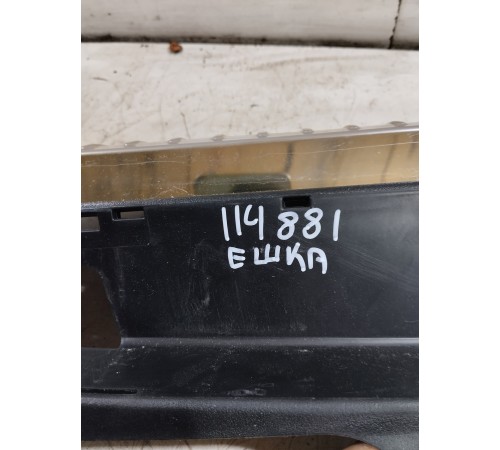 Накладка замка крышки багажника