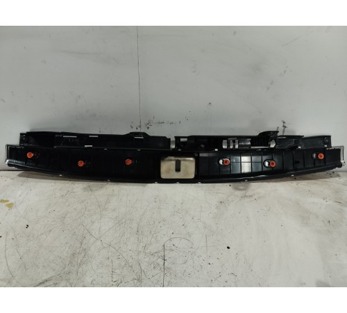 Накладка замка крышки багажника