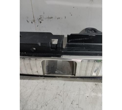 Накладка замка крышки багажника