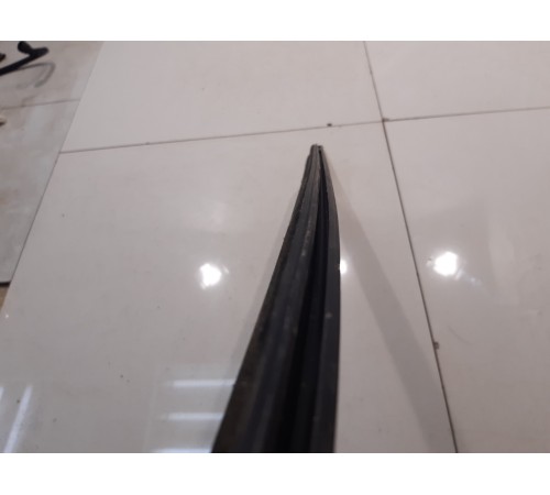 Нижний молдинг стекла (задняя,левая)