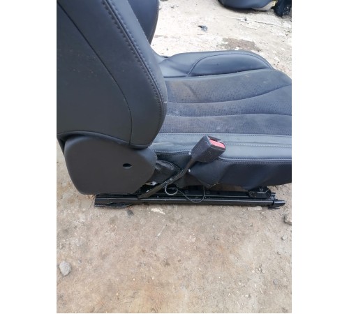 Сиденье переднее левое