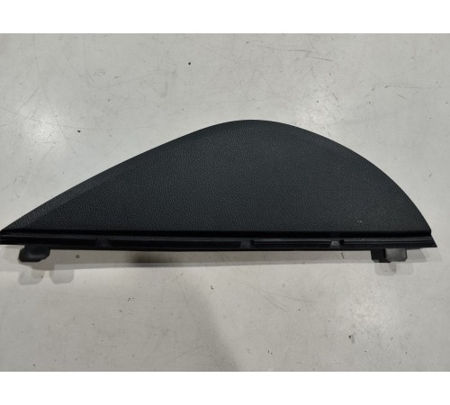 Накладка торпедо боковая(правая)