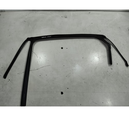 Уплотнитель стекла двери (задний правый)