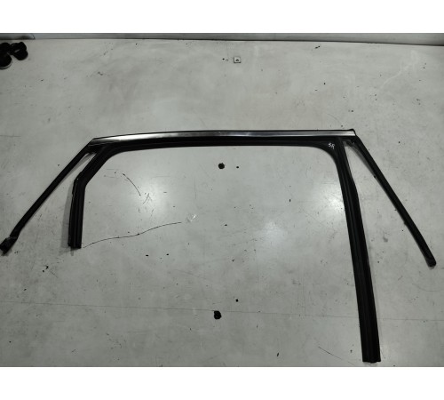 Уплотнитель стекла двери (задний правый)