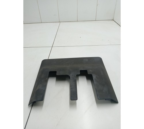 Накладка заднего ряда сидения правая