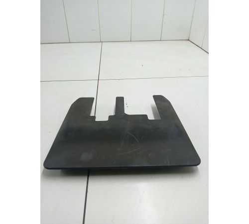 Накладка заднего ряда сидения правая