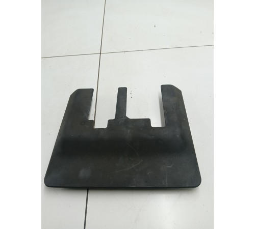 Накладка заднего ряда сидения правая