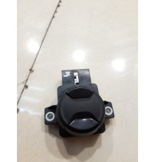 Кнопка(сиденья переднего левого)