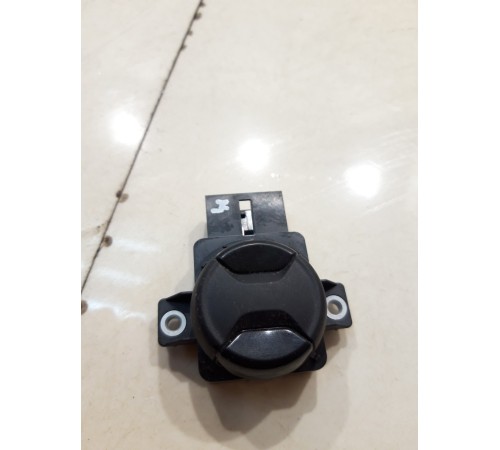 Кнопка(сиденья переднего левого)