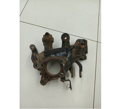 Кулак задний левый