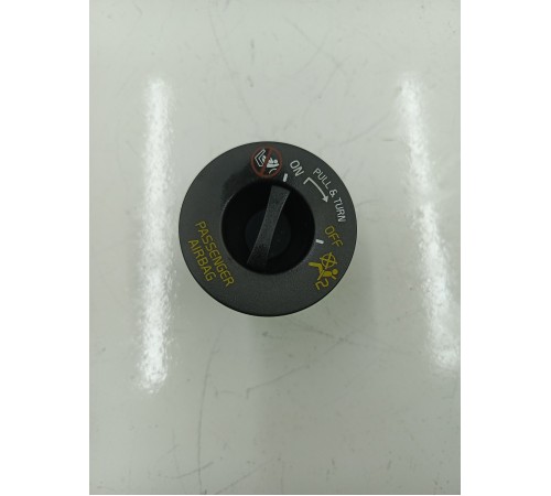 Кнопка выключения AIRBAG переднего пассажира