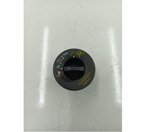 Кнопка выключения AIRBAG переднего пассажира