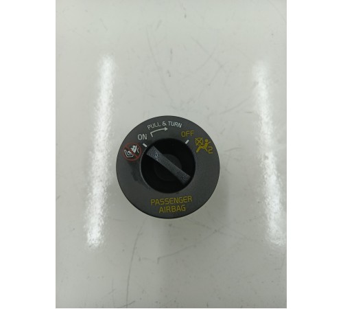 Кнопка выключения AIRBAG переднего пассажира
