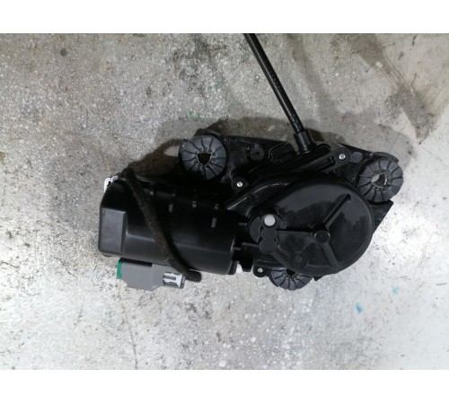 Замок крышки багажника