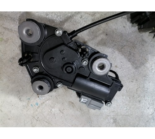 Замок крышки багажника