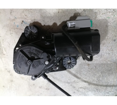 Замок крышки багажника