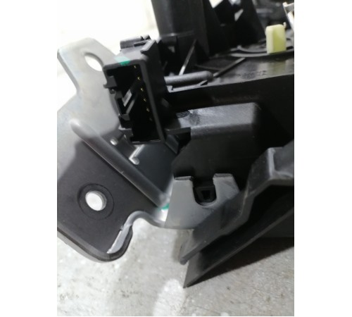 Замок крышки багажника