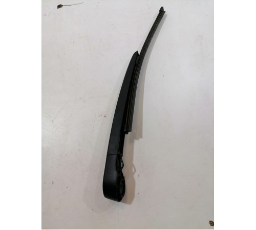 Поводок стеклоочистителя задний