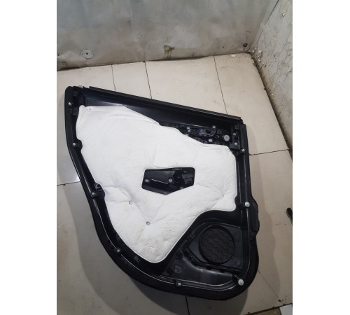 Обшивка двери задняя правая в сборе