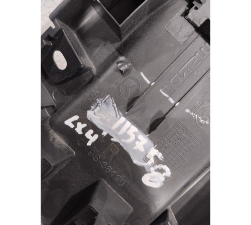 Накладка стойки правая верхняя