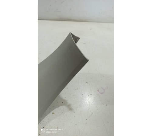 Обшивка двери багажника (правая)