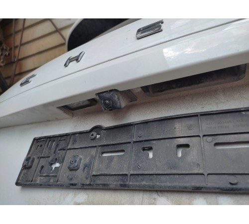 Крышка багажника в сборе