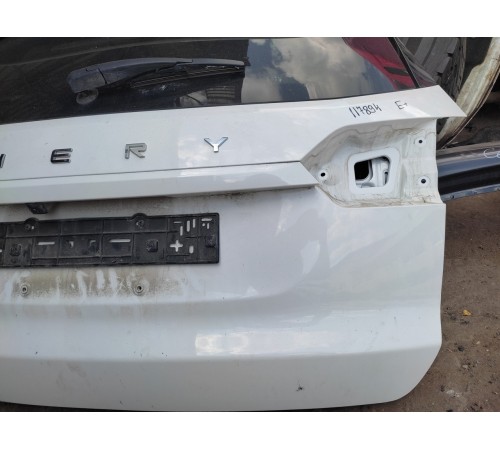 Крышка багажника в сборе