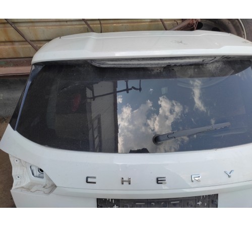 Крышка багажника в сборе