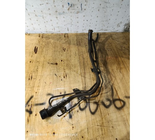 Горловина топливного бака