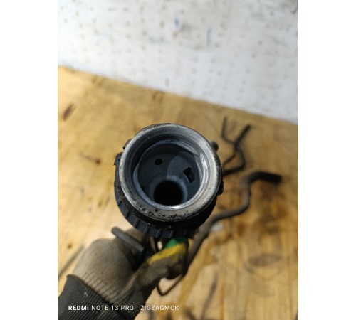 Горловина топливного бака