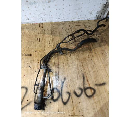 Горловина топливного бака