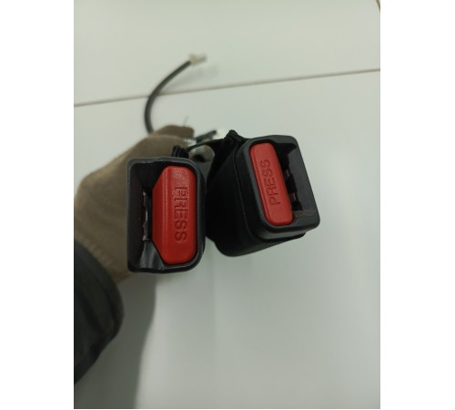 Ответная часть ремня безопасности задняя правая