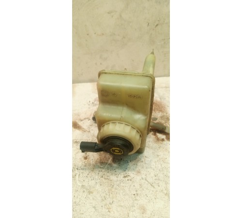 Бачок главного тормозного цилиндра